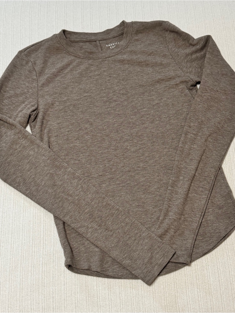 American Eagle Essential Long Sleeve Tee / Taupe / Medium